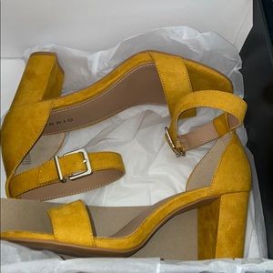 3inch Mustard Velvet High Heel size 9 wide